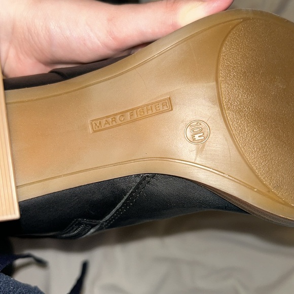 like new Marc Fisher Gabey Round Toe Block Heel Dress Boot Black 10 - Picture 5 of 9